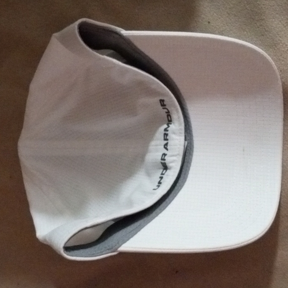 Under Armour hat - Picture 2 of 3